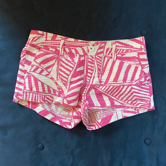 Lilly Pulitzer Pants - Lilly Pulitzer Pink "Walsh" shorts size 2!